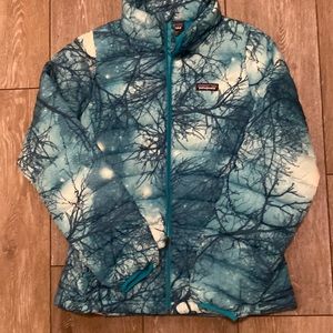 Patagonia fluff jacket